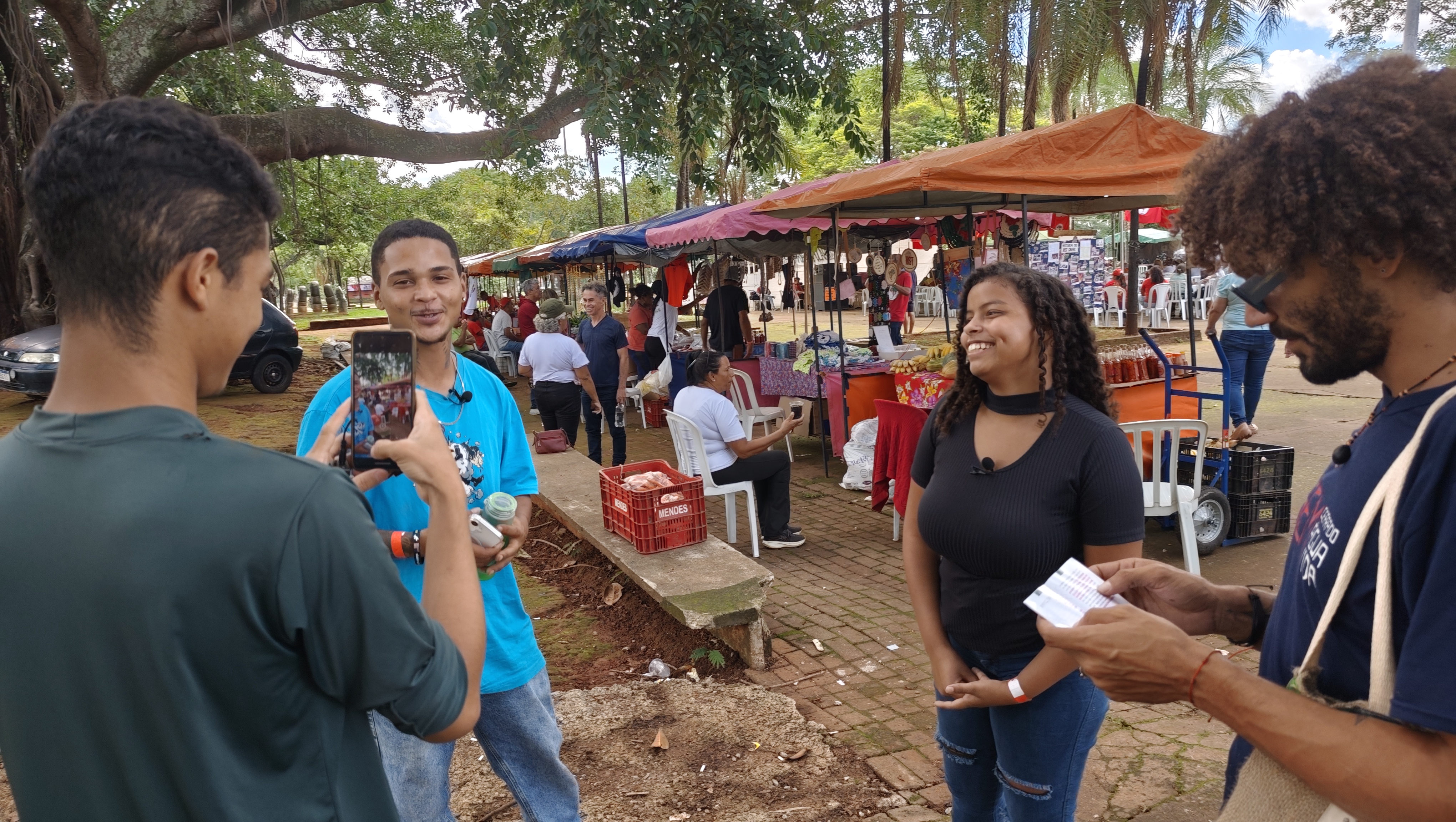 Foto extra gravação das entrevistas entre os jovens